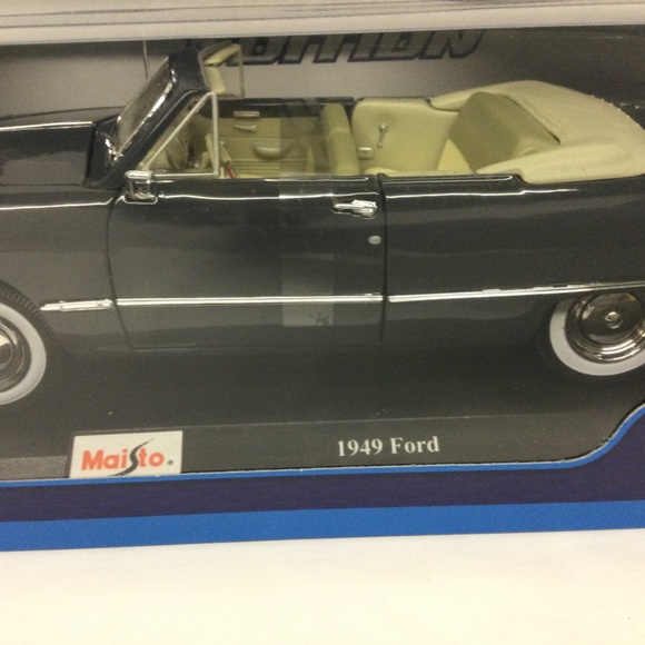 1949 Maisto Ford Convertible Blue Gray Special Edition 1:18 Die Cast Car NIB - Picture 7 of 10